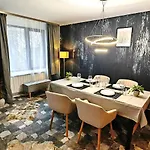 Modern With Terrace * Tsjepelare